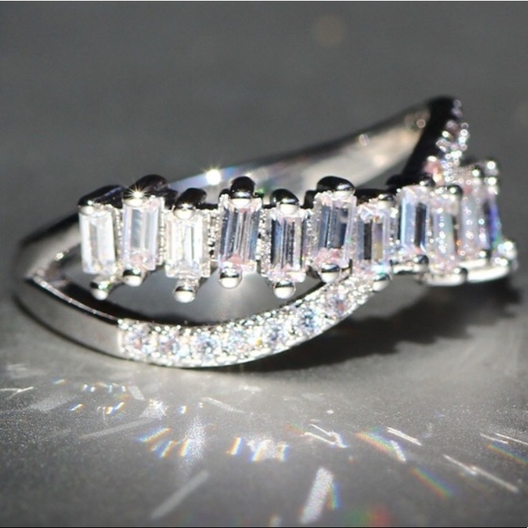 925 Silver Natural Gemstones White Sapphire Ring - Picture 4 of 6